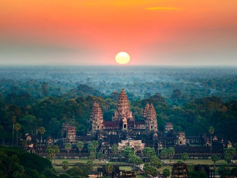 13 Days Private Tour Highlights of Cambodia & Vietnam
