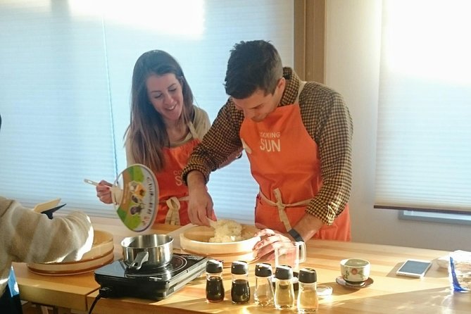 3-Hour Small-Group Sushi Making Class in Tokyo