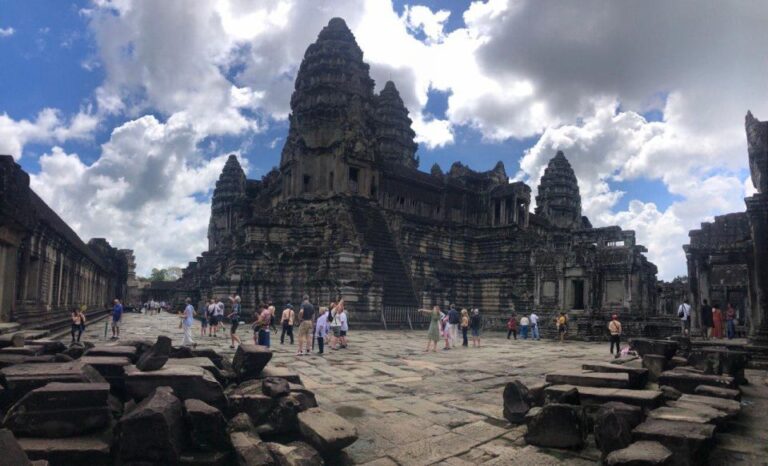Angkor Wat Highlights Tour & Sunset View