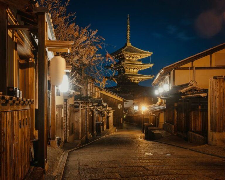 Audio Guide Tour Through Gion: Kiyomizu-Dera and Kodai-Ji
