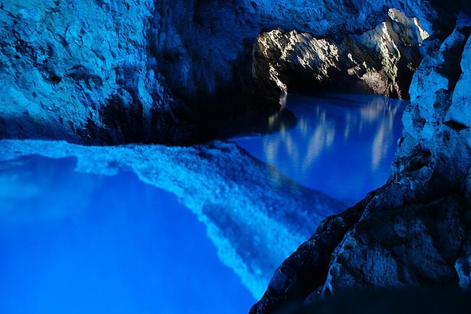 Blue Cave and Hvar 5 Islands Full-Day Speedboat Tour From Split