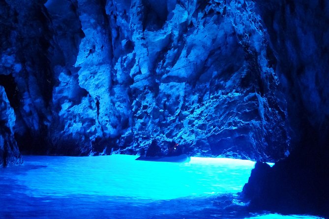 Blue Cave and Hvar – 5 Islands Speedboat Tour From Split