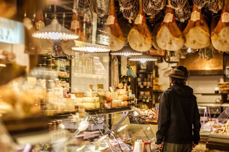 Bologna: Eat and Drink Like a Local Food Tour