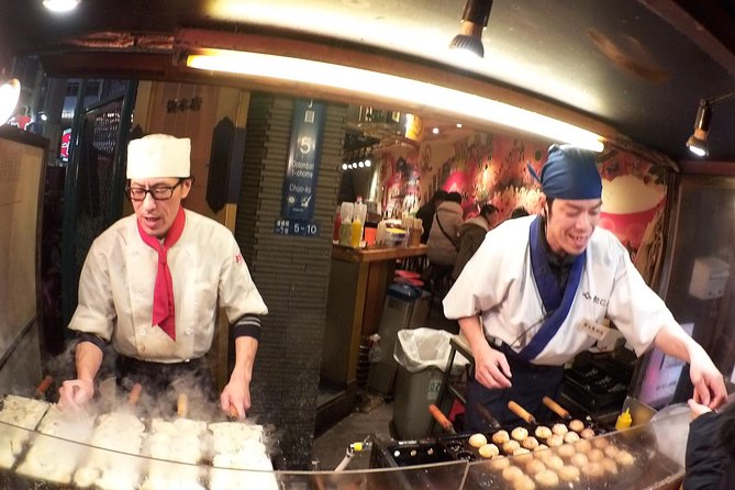 Evening Street Food Hopping Tour in Downtown Osaka
