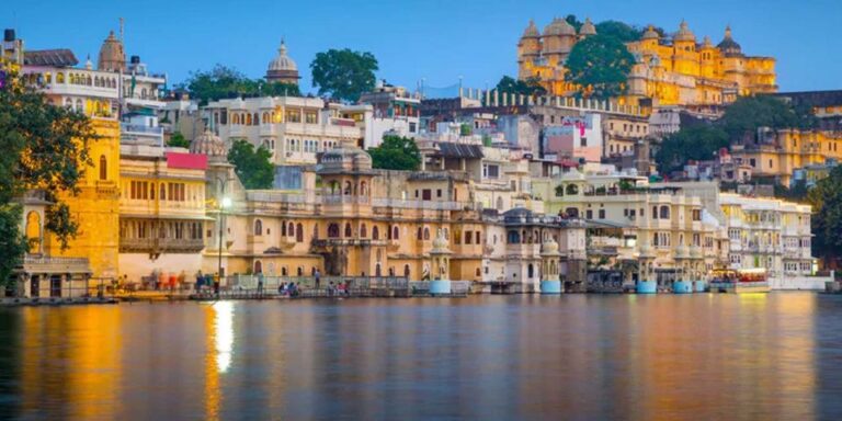 From Delhi: 6-Day Golden Triangle With Udaipur Luxury Tour
