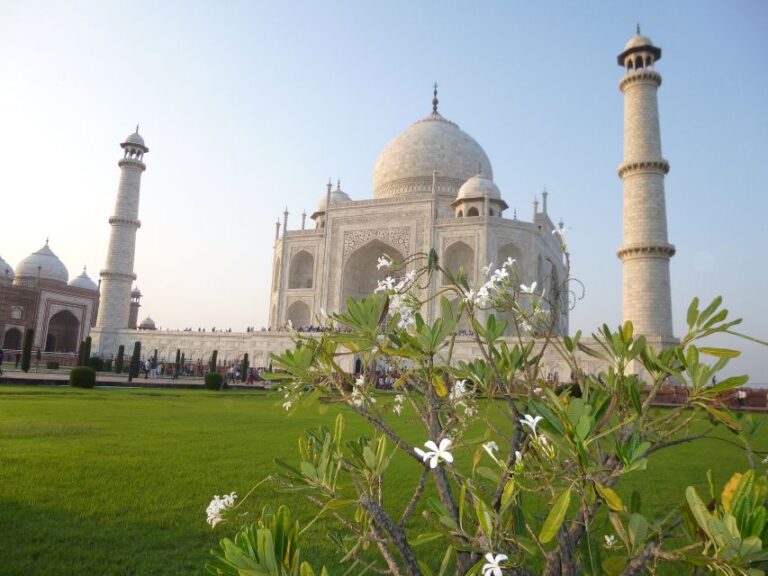 From Delhi: Taj Mahal and Agra Overnight Tour By Car