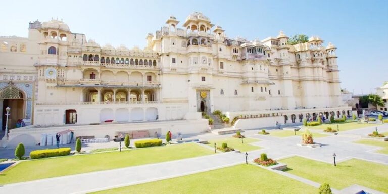 From Jaipur: Jaipur Udaipur Tour Package