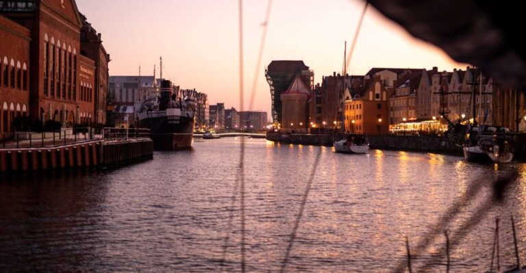 GdańSk: Scenic Sunset Cruise With Glass of Mulled Wine