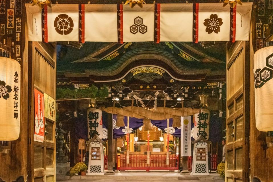 Hakata Temple and Shrine Tour With Food Stall Experience