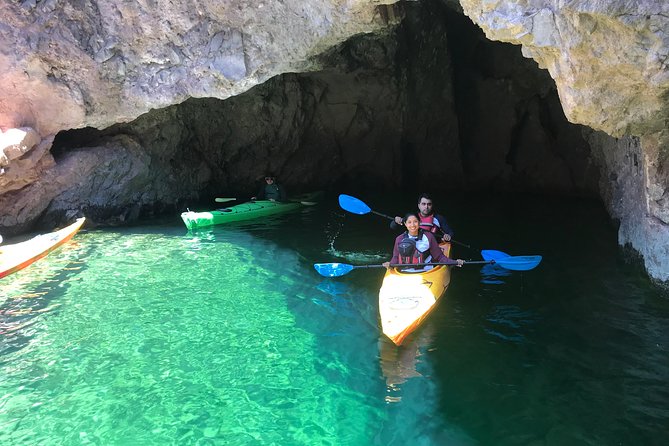 Half-Day Emerald Cove Kayak Tour With Hotel Pickup