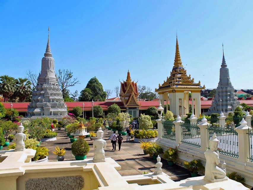 Half Day Phnom Penh Tour With Choeung Ek Genocidal