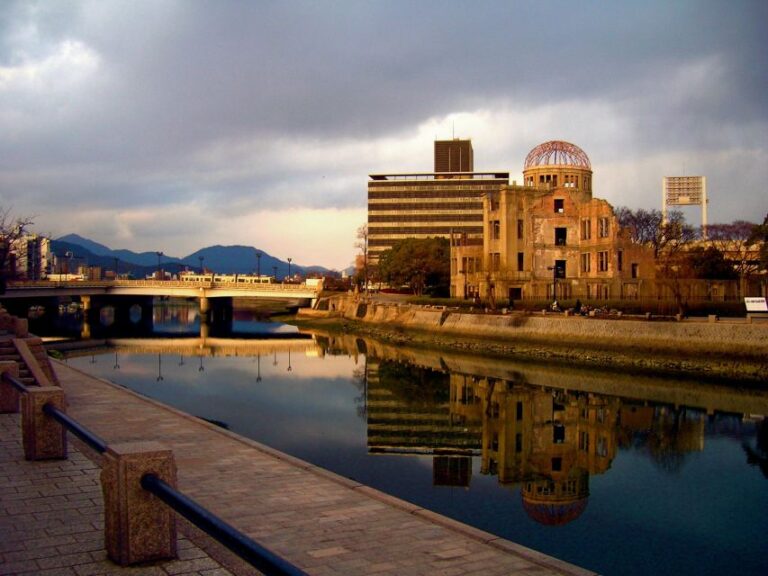 Hiroshima: Audio Guide to Hiroshima Peace Memorial Park