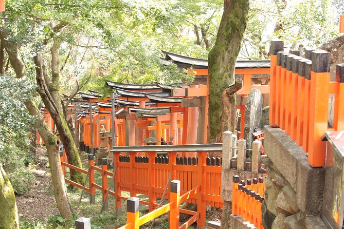 Inside of Fushimi Inari – Exploring and Lunch With Locals