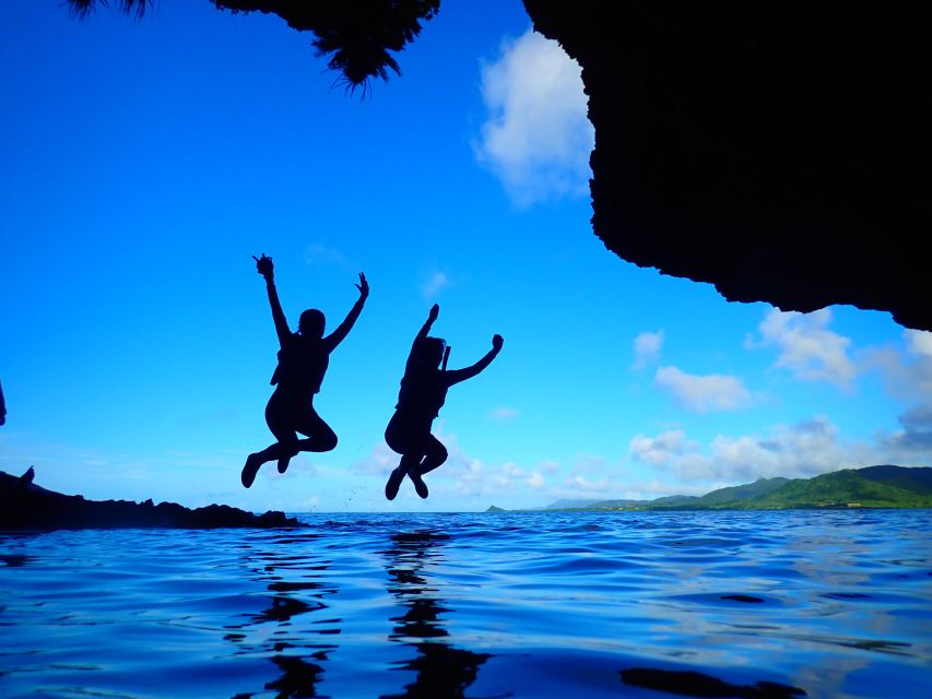 Ishigaki Island: SUP/Kayaking and Snorkeling at Blue Cave