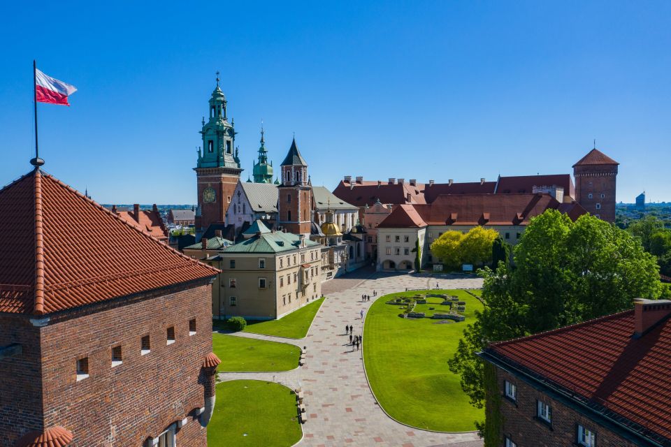 Krakow: Electric Car Sightseeing Tour - Tour Highlights