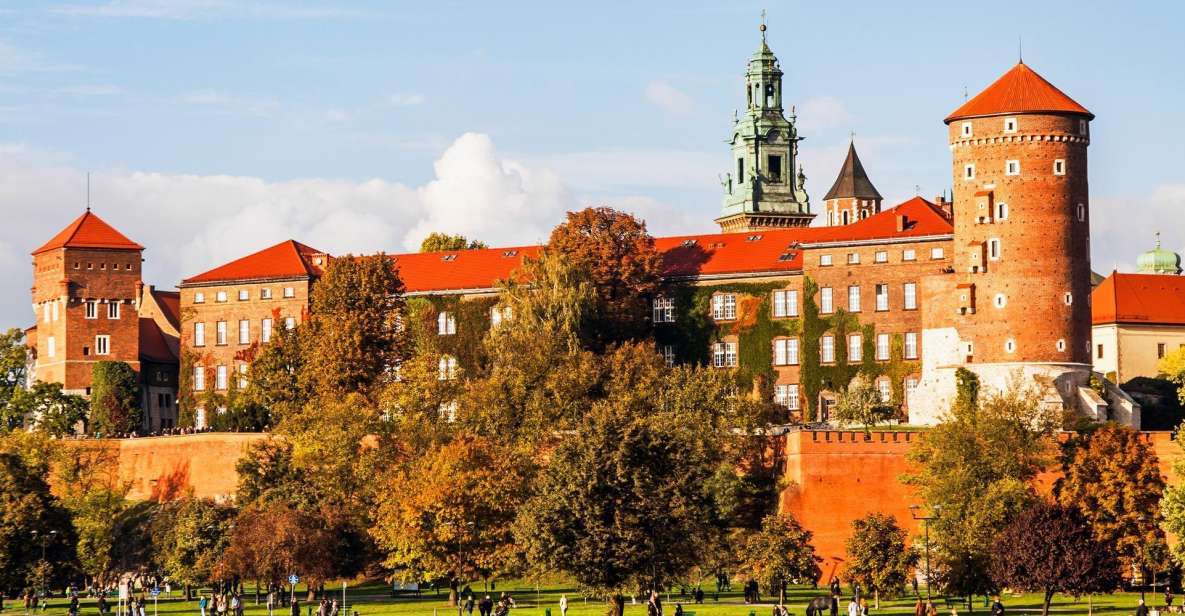 Krakow: Express Walk With a Local in 60 Minutes - Tour Details