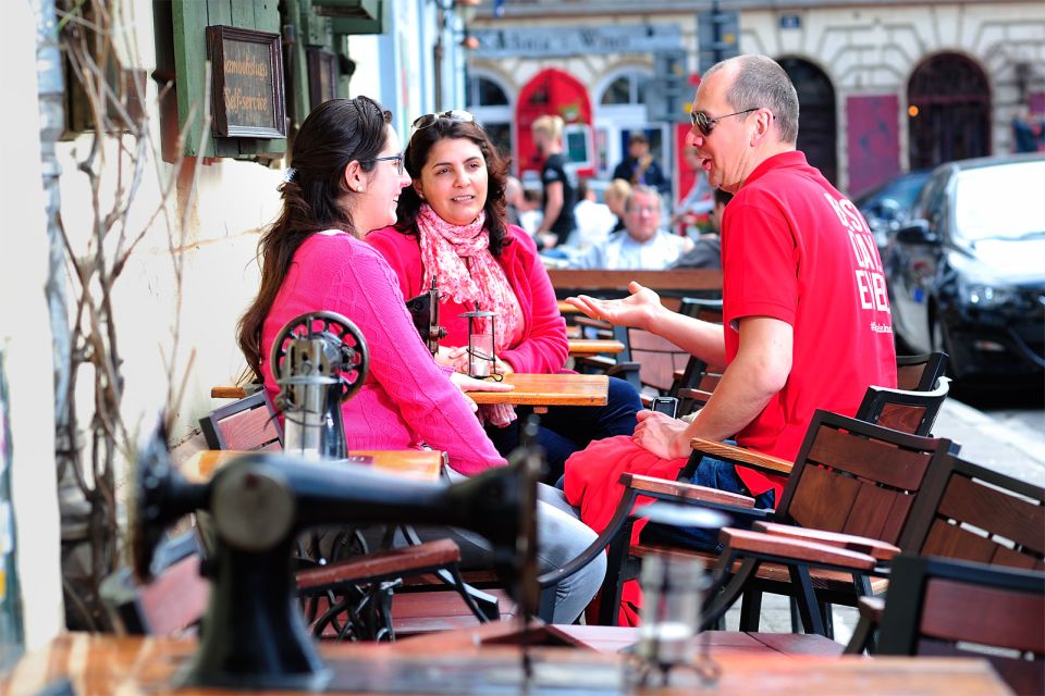 Krakow: Morning City Highlights Walking Tour With Breakfast