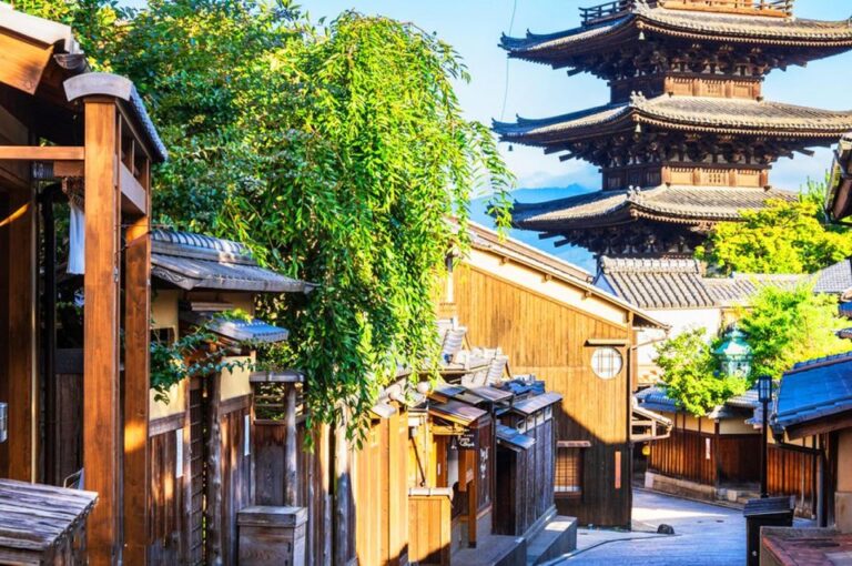 Kyoto/Osaka: Kyoto and Nara UNESCO Sites & History Day Trip