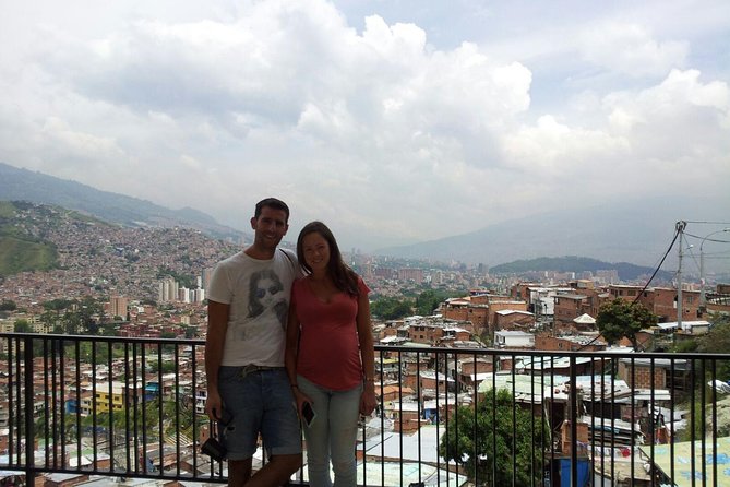 Medellin City Tour Including Barrios and Food Tasting