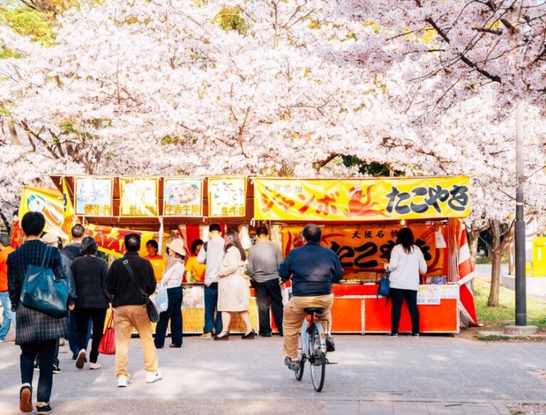 Osaka: Daytime Hanami (Cherry Blossom) and Food Tour