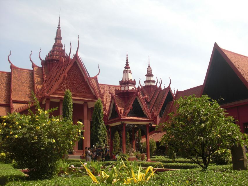 Phnom Penh Welcome Tour: Private Tour With a Local