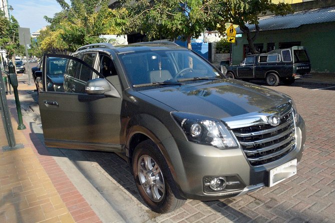 Private Airport Transfer From Guayaquil Airport to Hotel - Selecting Your Transfer Vehicle Type