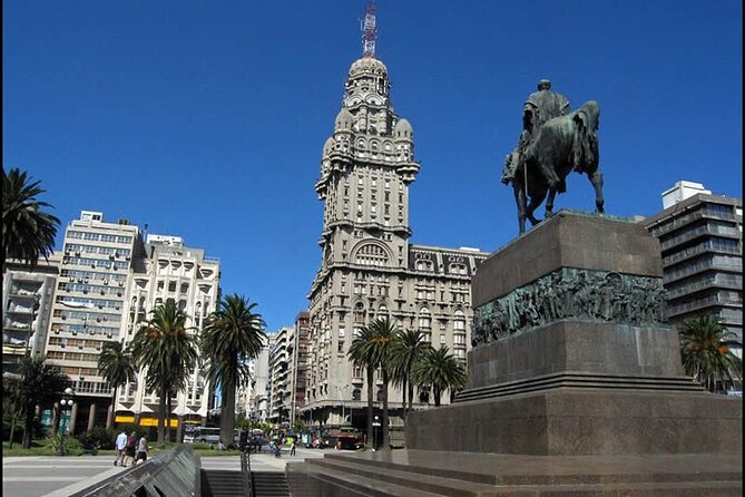 Private City Tour in Montevideo