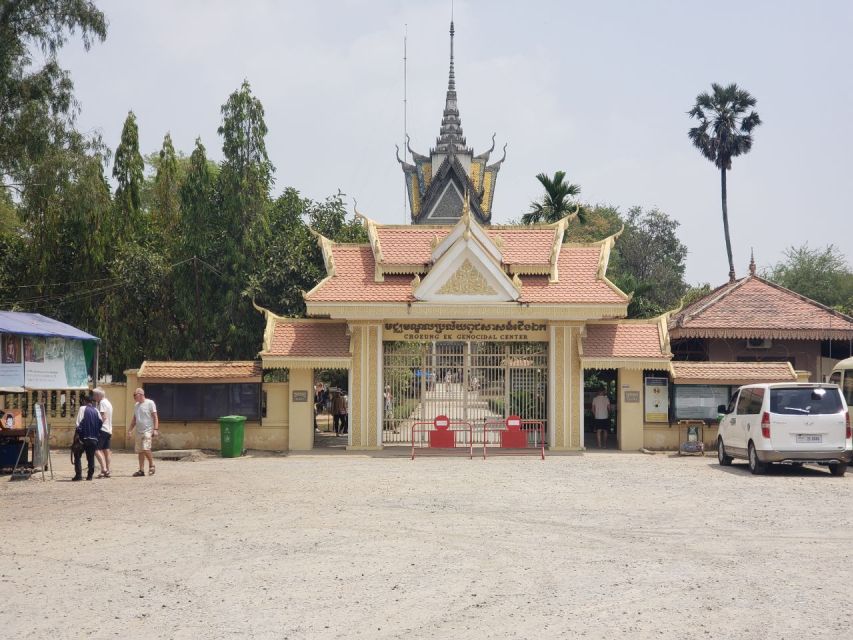 Private Half Day Trip to Genocidal Museum & Killing Field