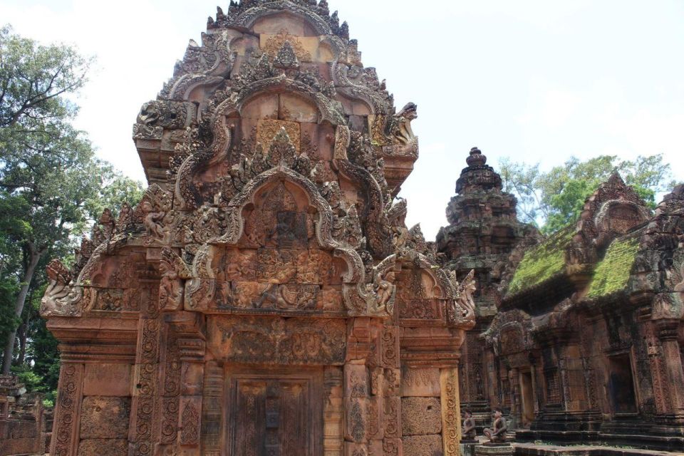 Private Kbal Spean & Banteay Srei Guided Tour