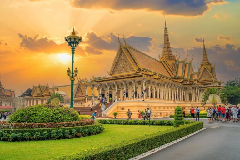 Private Phnom Penh Day Tour : Explore All Highlights Sites