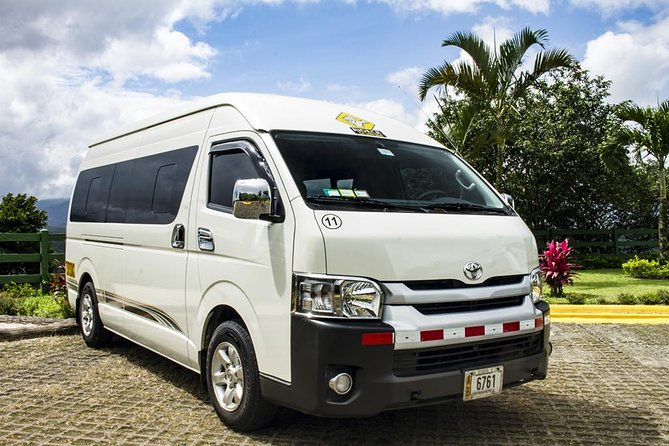 Private Transfer From Manuel Antonio to La Fortuna From 7 to 10 Passengers