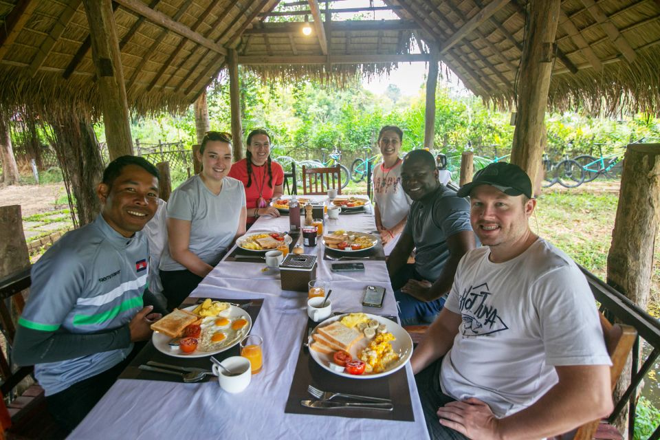 Siem Reap: Angkor Sunrise 2 Days Guided Bike Tour