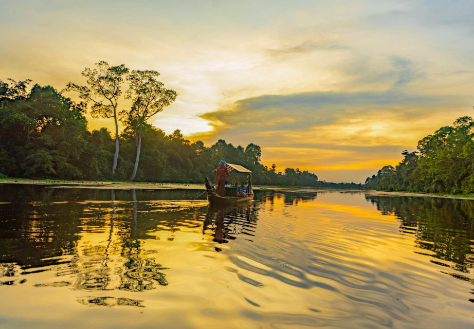 Siem Reap: Angkor Twilight & Boat Vespa Adventure