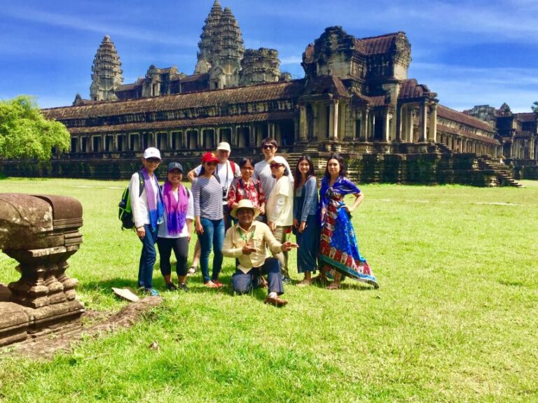 Siem Reap: Angkor Wat Private 1-Day Tour With Banteay Srey
