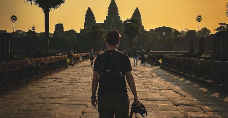 Siem Reap: Angkor Wat Sunrise Private Tour