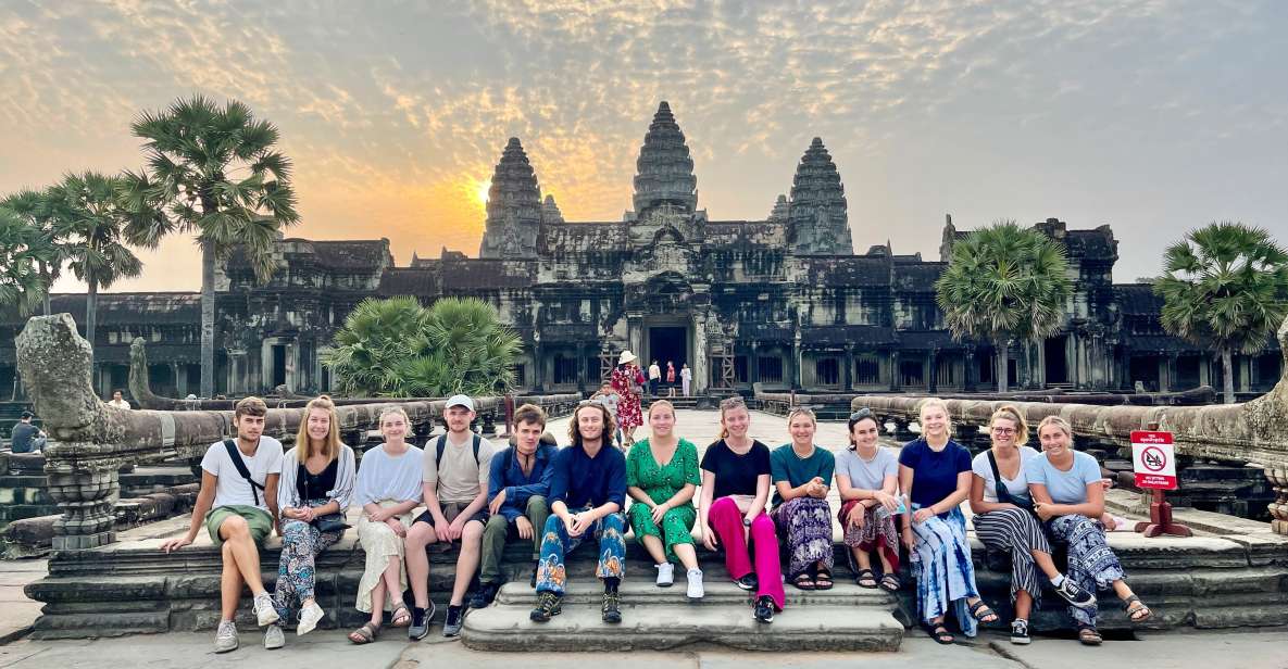 Siem Reap: Angkor Wat Sunrise Small Group Tour & Breakfast