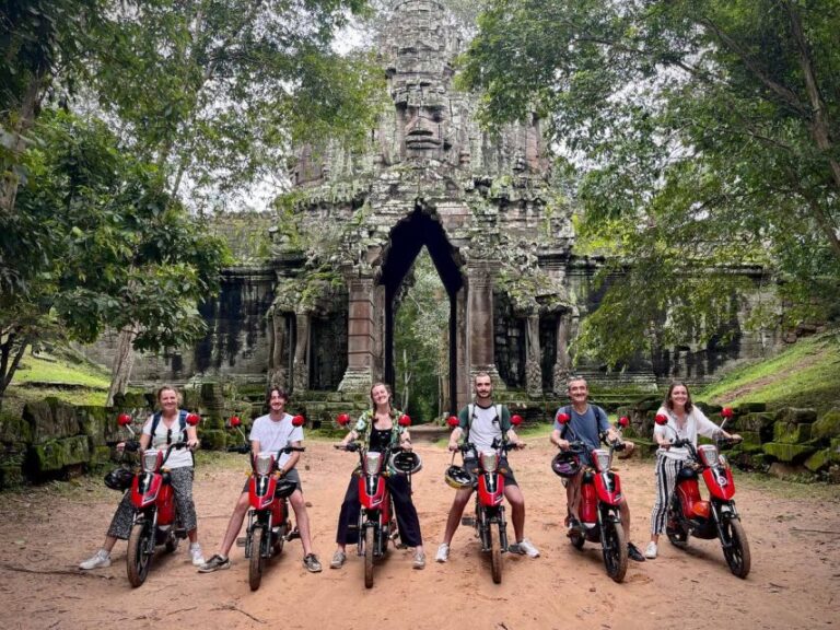 Siem Reap: E-Bike Guided Tour of Angkor Wat With Local Lunch