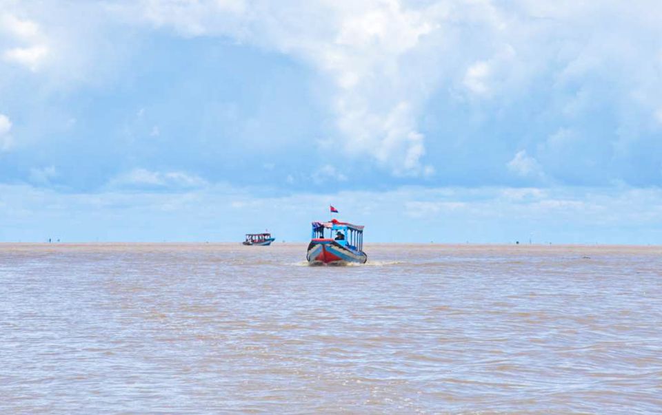 Siem Reap: Floating Village and Sunset Private Boat Tour