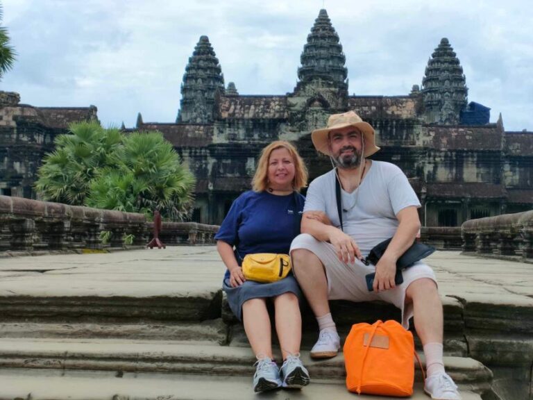 Siem Reap: One Way Transfer From Airport & Temples Tour