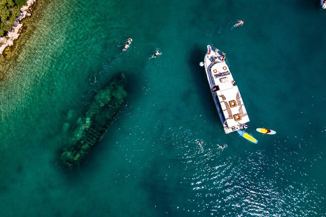 Split: Half Day Shipwreck & Blue Lagoon Private Beach Tour
