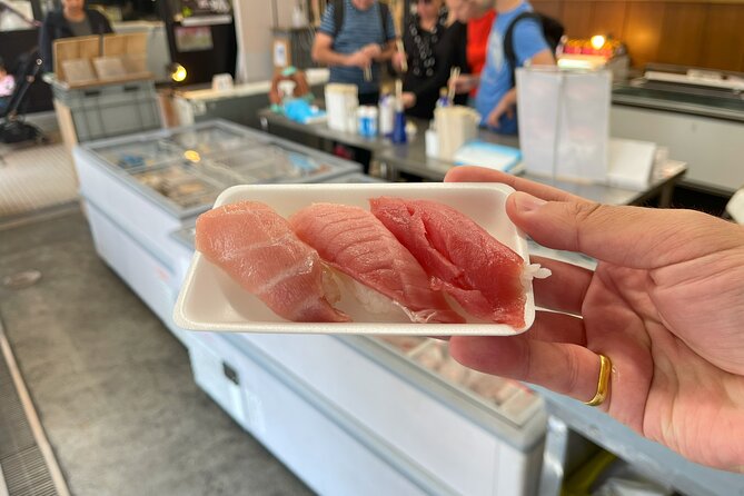 Tokyo Food Tour Tsukiji Old Fish Market - Tour Highlights