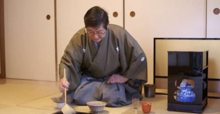 Tokyo:Tea Ceremony Experience at Komaba Warakuan