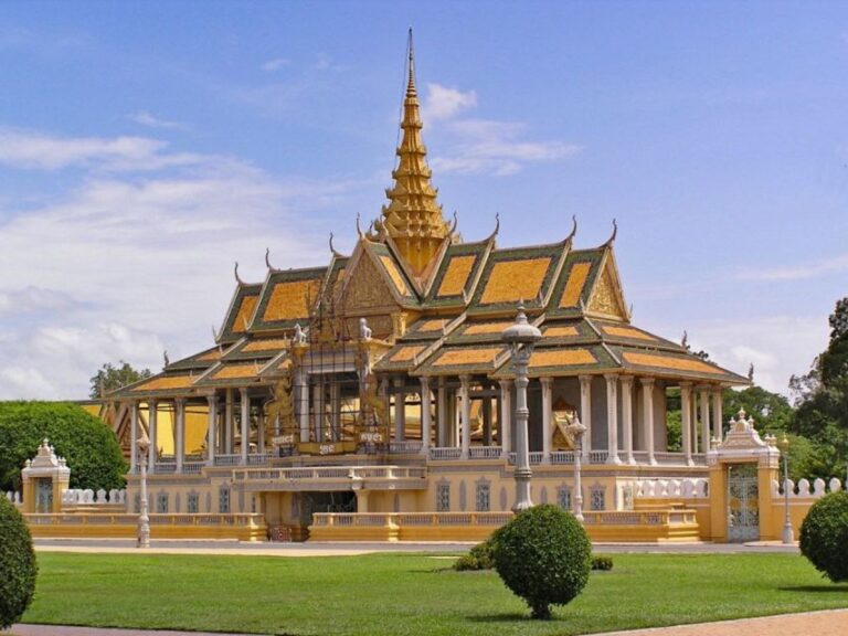 Tour in Phnom Penh, Cambodia