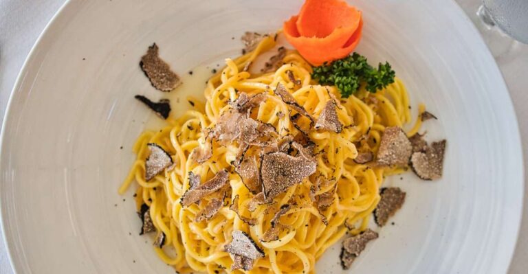 Truffle Hunting Tour With Lunch in Sasso Marconi