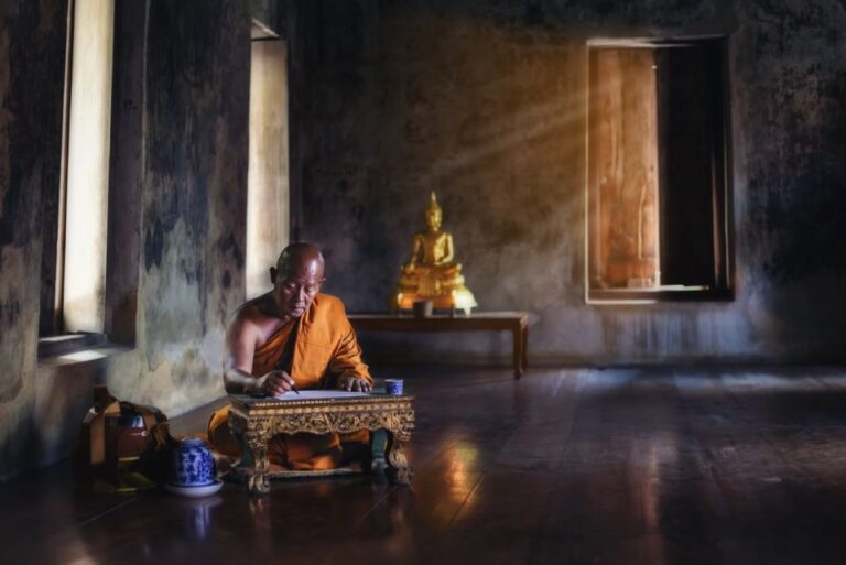Varanasi: 7-Day Buddhist Culture Tour With Hotel & Breakfast