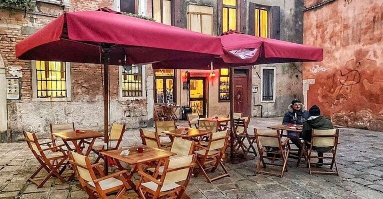 Venice: Guided Bar Hopping and Food Tour With Tasting
