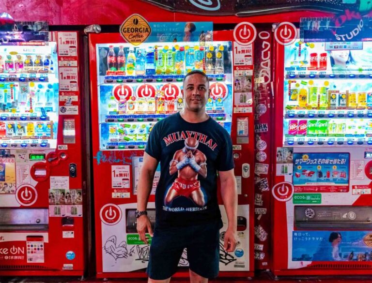 Vibrant Photoshoot Experience in Osaka