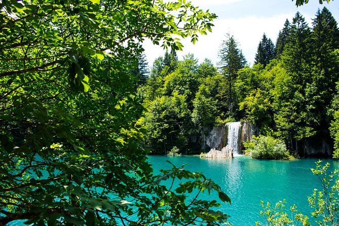 Zagreb to Split Private Transfer With Plitvice Lakes Guided Tour - Service Inclusions