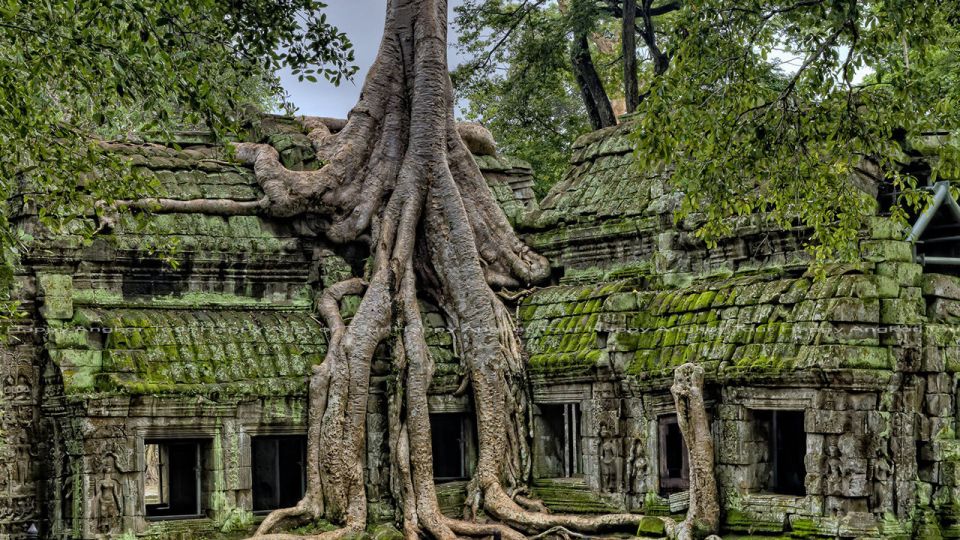 2-Day Angkor Wat, Banteay Srei & Floating Village K-Pluk - Just The Basics