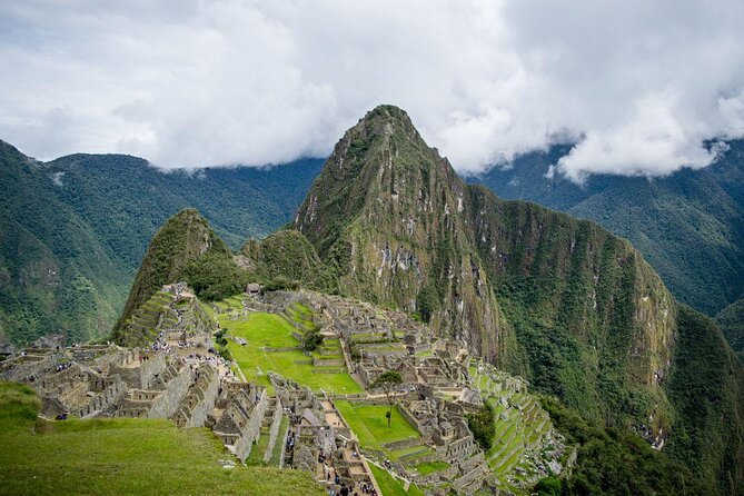2-Day Machu Picchu Tour by Expedition Train or Voyager Train - Just The Basics